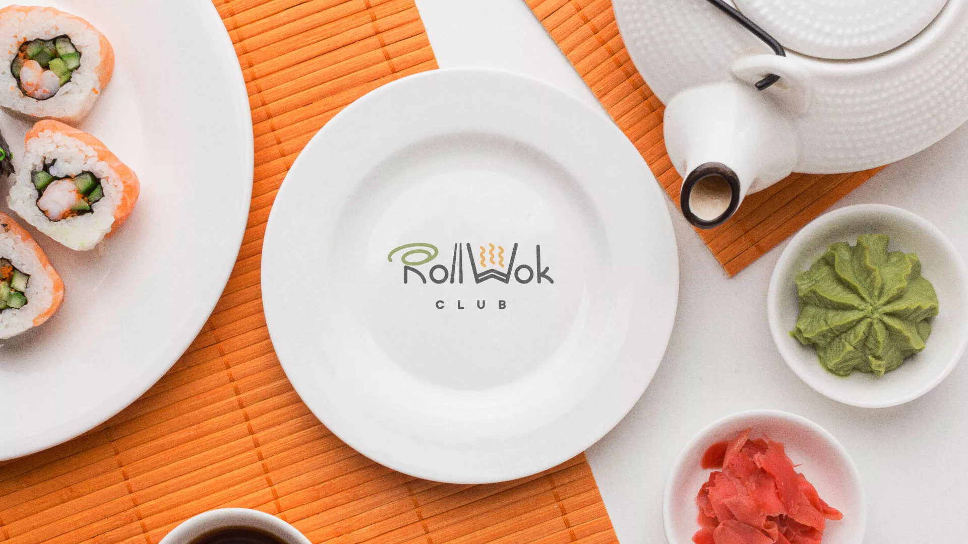 Разработка логотипа и фирменного стиля суши-бара «Roll Wok Club» в Ворсме